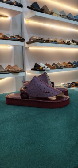 صورة حذاء شرقي جلد نعام ارضيه دبل